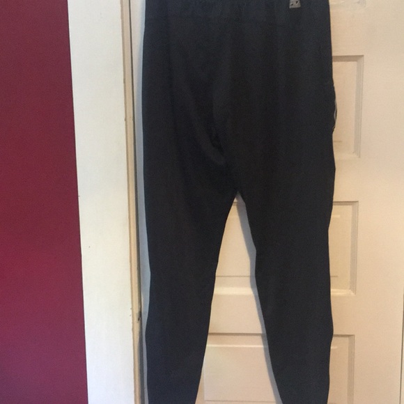 Fitted black joggers - Picture 6 of 6